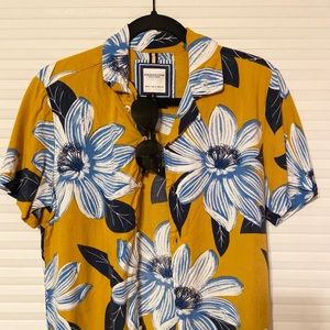 Denim & Flower gold with blue Hawaiian flowers, Hawaiian casual button down